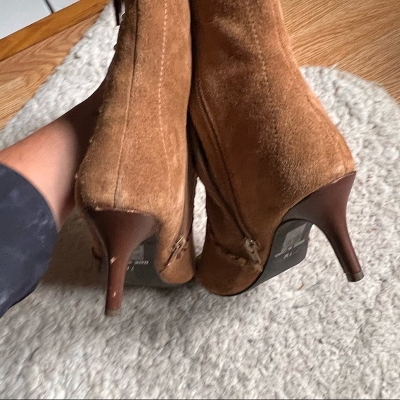 Ashro: Unique Faux Suede Seashell, Studded Fringe Tasseled Heeled Boots Size 7 - Picture 6 of 9